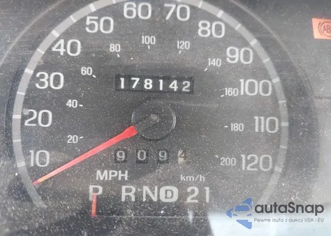 2005 Ford Crown Victoria Standard from USA, damaged, VIN 2FAFP73W95X147950